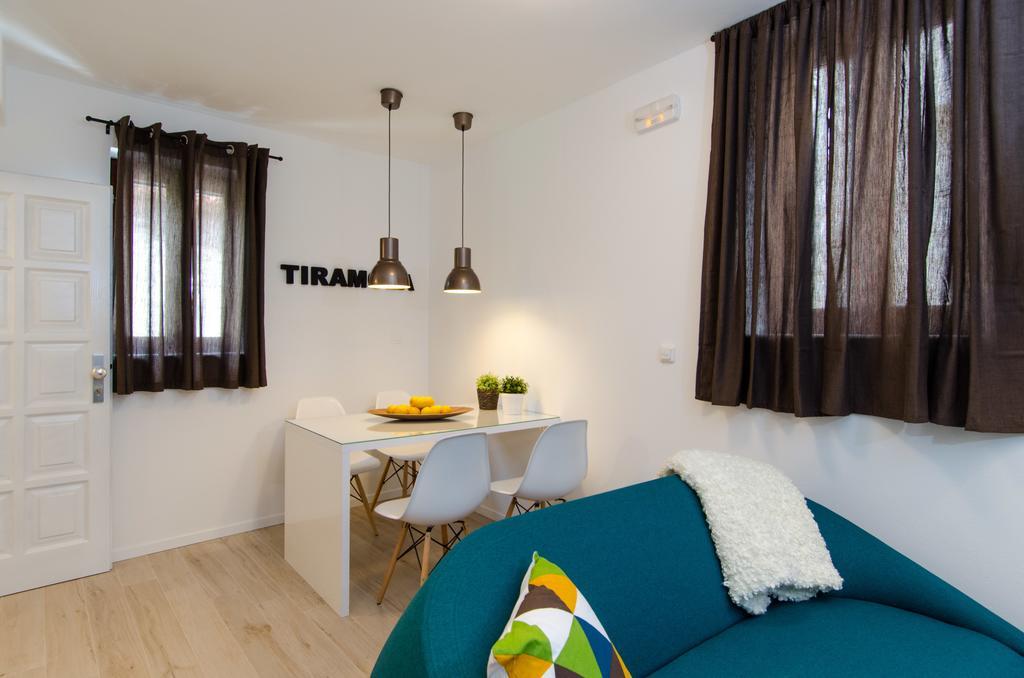 Apartments & Rooms Tiramola - Old Town โตรกีร์ ห้อง รูปภาพ