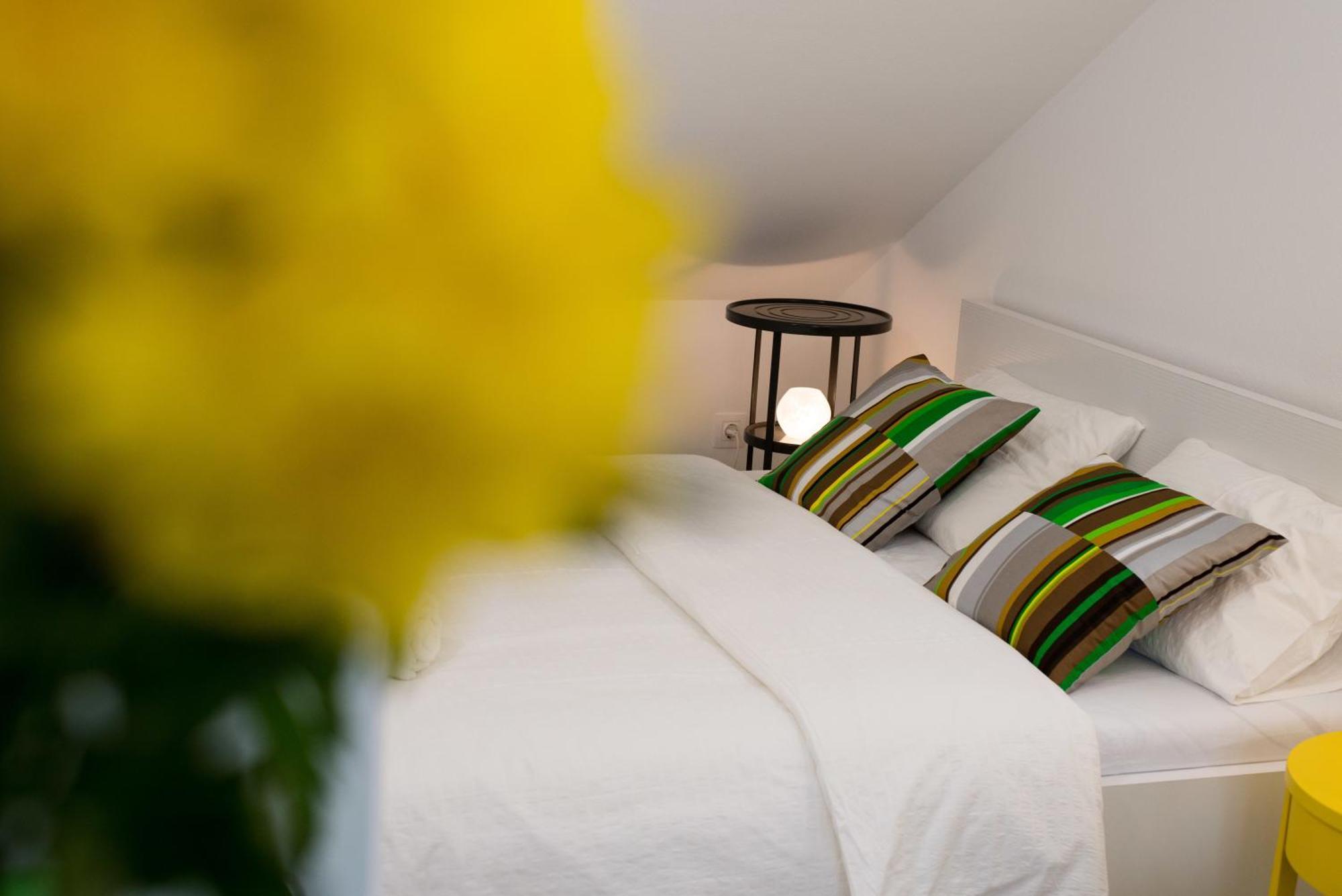 Apartments & Rooms Tiramola - Old Town โตรกีร์ ห้อง รูปภาพ