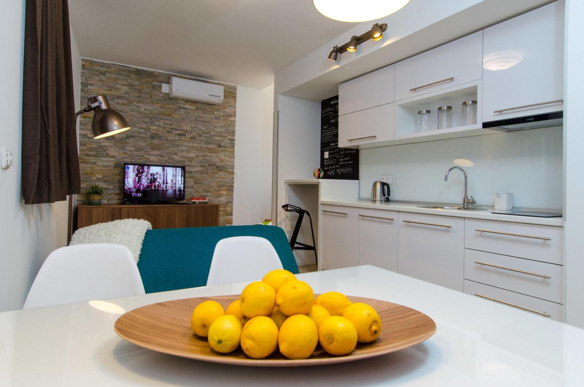Apartments & Rooms Tiramola - Old Town โตรกีร์ ห้อง รูปภาพ