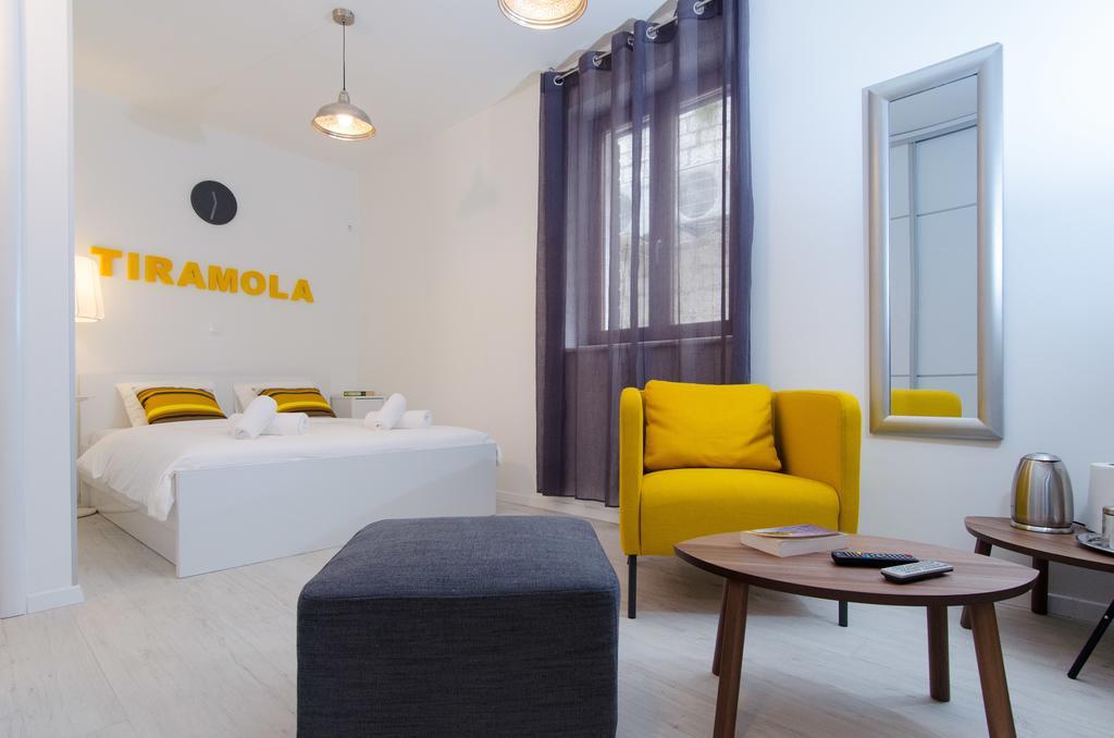 Apartments & Rooms Tiramola - Old Town โตรกีร์ ห้อง รูปภาพ