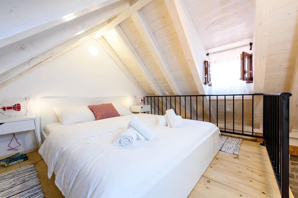 Apartments & Rooms Tiramola - Old Town โตรกีร์ ภายนอก รูปภาพ