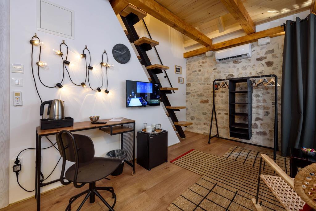 Apartments & Rooms Tiramola - Old Town โตรกีร์ ภายนอก รูปภาพ