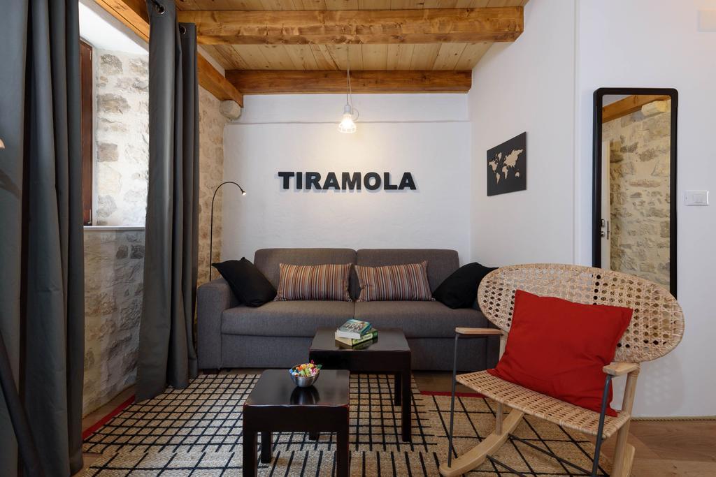 Apartments & Rooms Tiramola - Old Town โตรกีร์ ภายนอก รูปภาพ