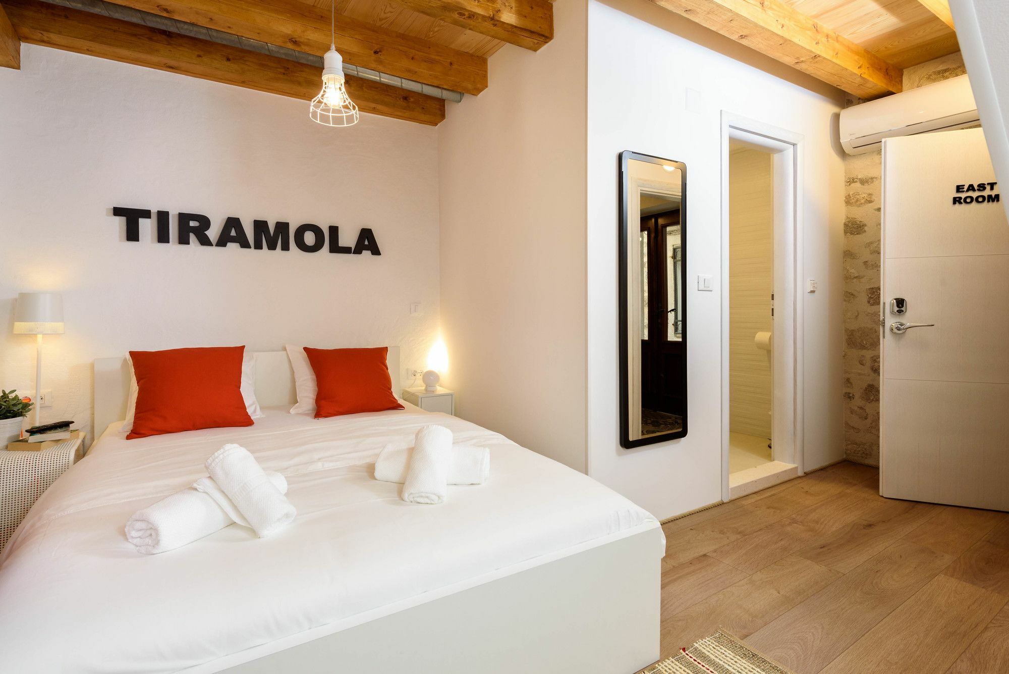 Apartments & Rooms Tiramola - Old Town โตรกีร์ ภายนอก รูปภาพ