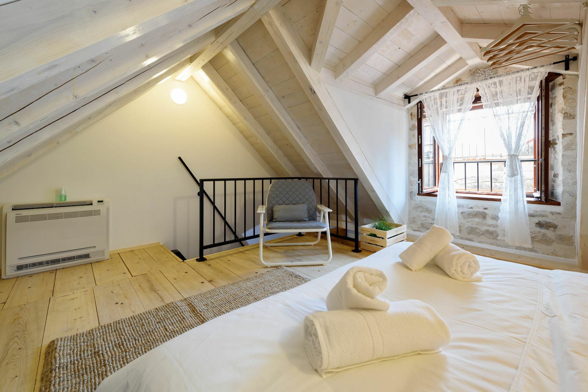 Apartments & Rooms Tiramola - Old Town โตรกีร์ ภายนอก รูปภาพ